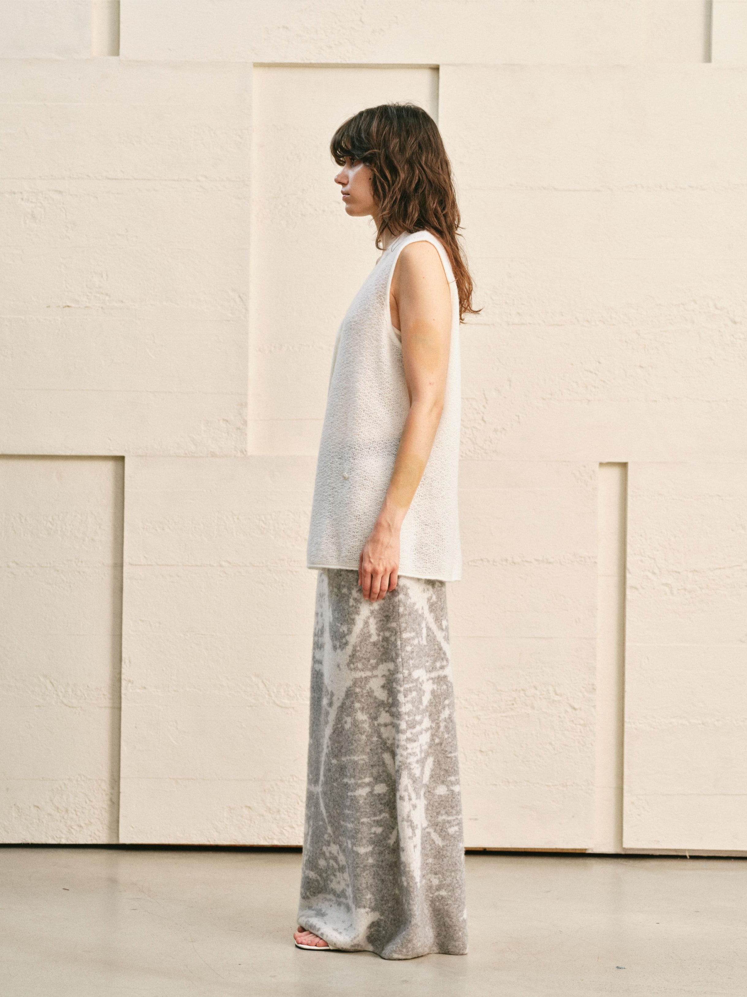 LOOP KNIT OPEN FRONT SLEEVELESS VEST