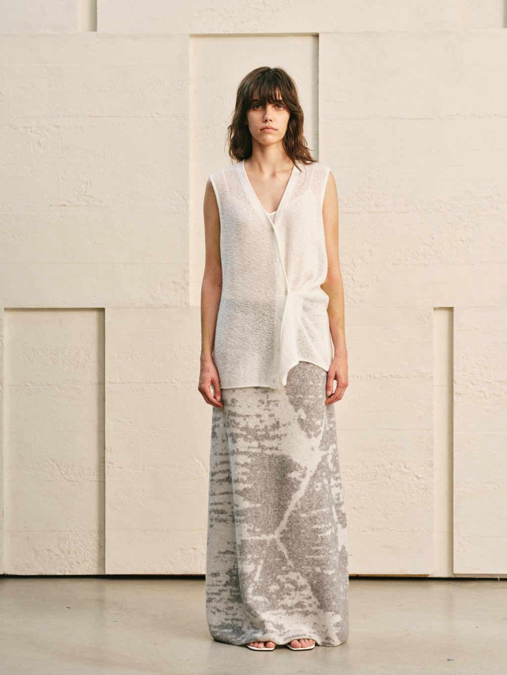 LOOP KNIT OPEN FRONT SLEEVELESS VEST