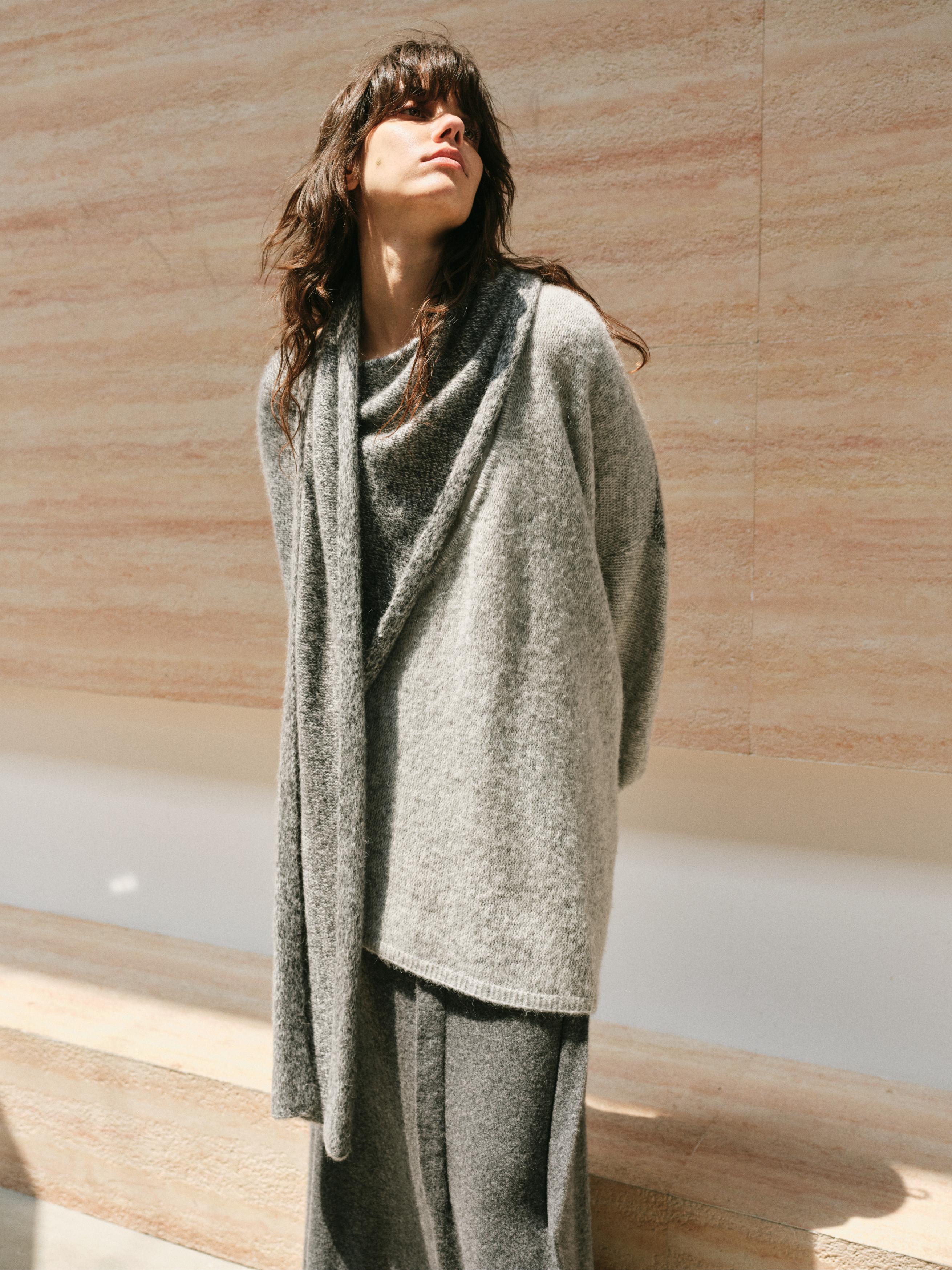 ARCTIC HEATHER SPLIT COLOR MELANGE KNIT WRAP TOP