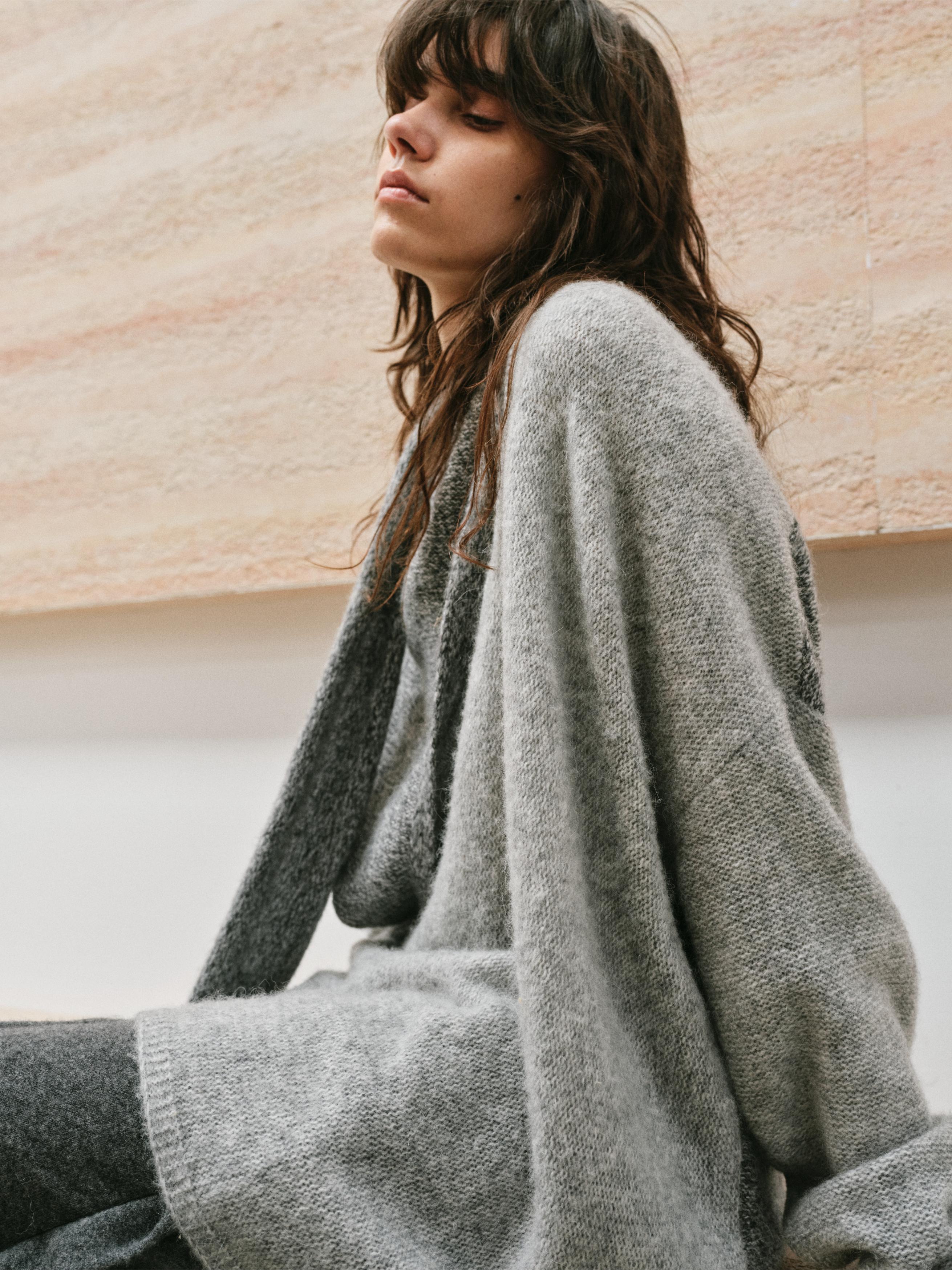 ARCTIC HEATHER SPLIT COLOR MELANGE KNIT WRAP TOP