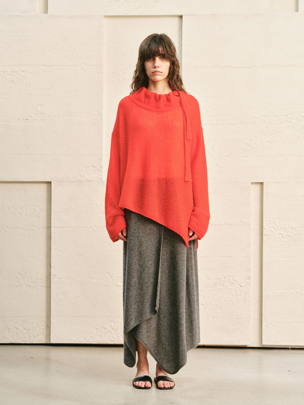 BUD SHAPED NECKLINE RED SWEATER TOP