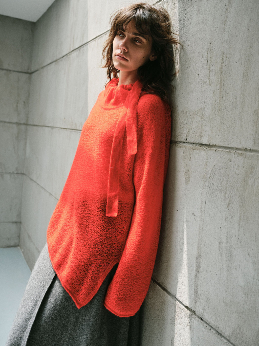 BUD SHAPED NECKLINE RED SWEATER TOP