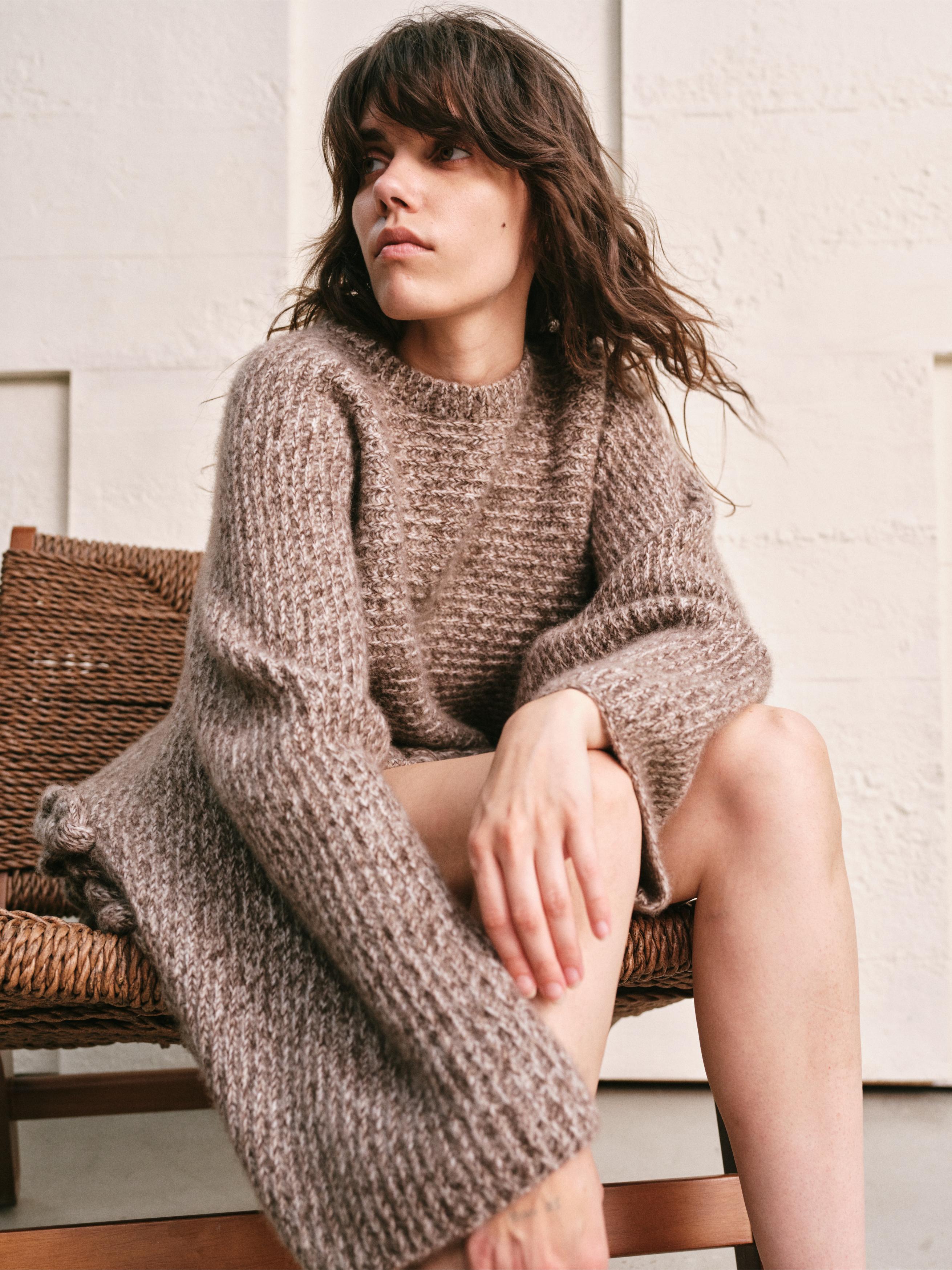 CABLE RIM CAPE TOP | HEATHER MOCHA