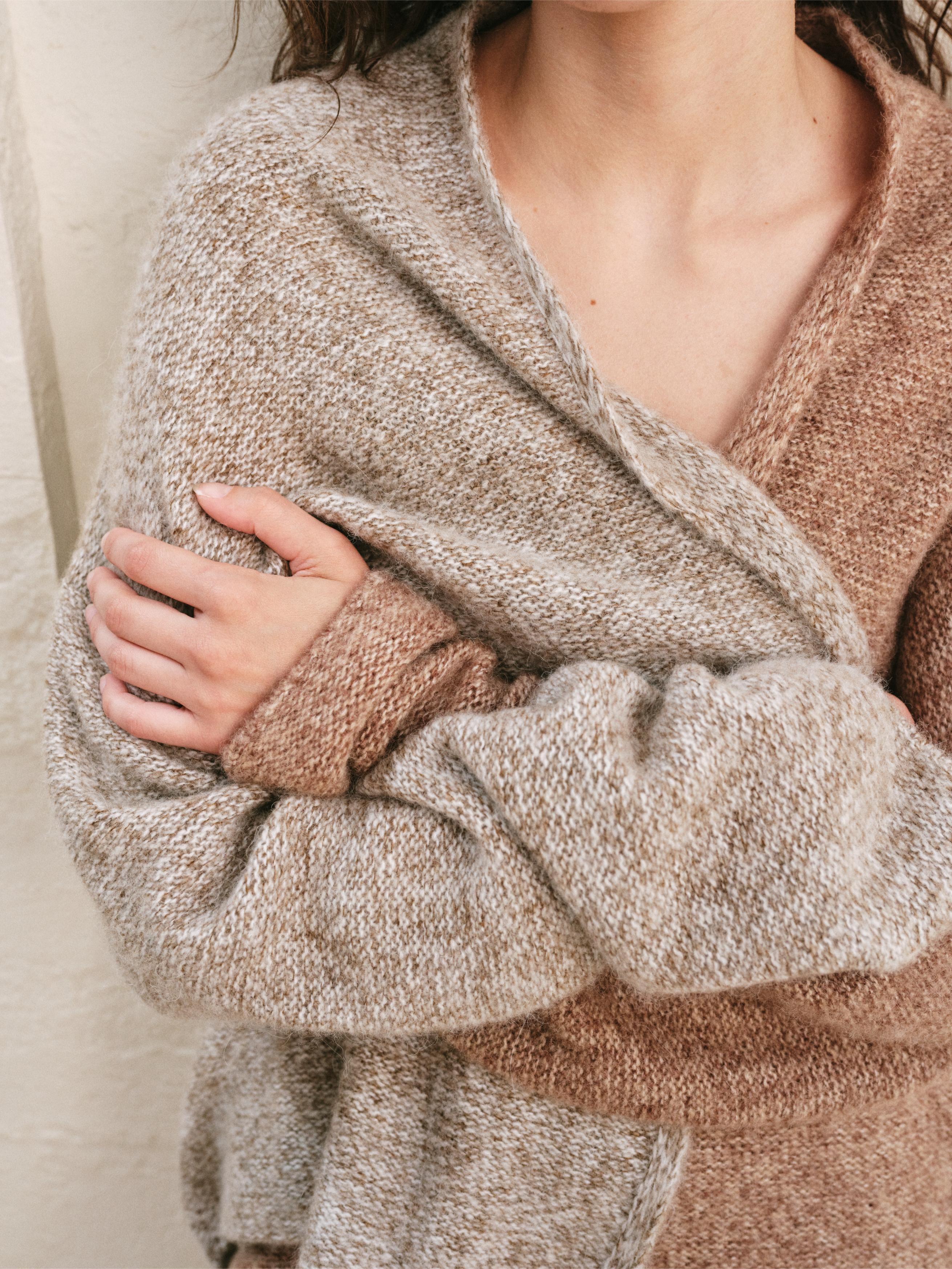 TWO TONE SPLIT COLOR MELANGE KNIT CARDIGAN