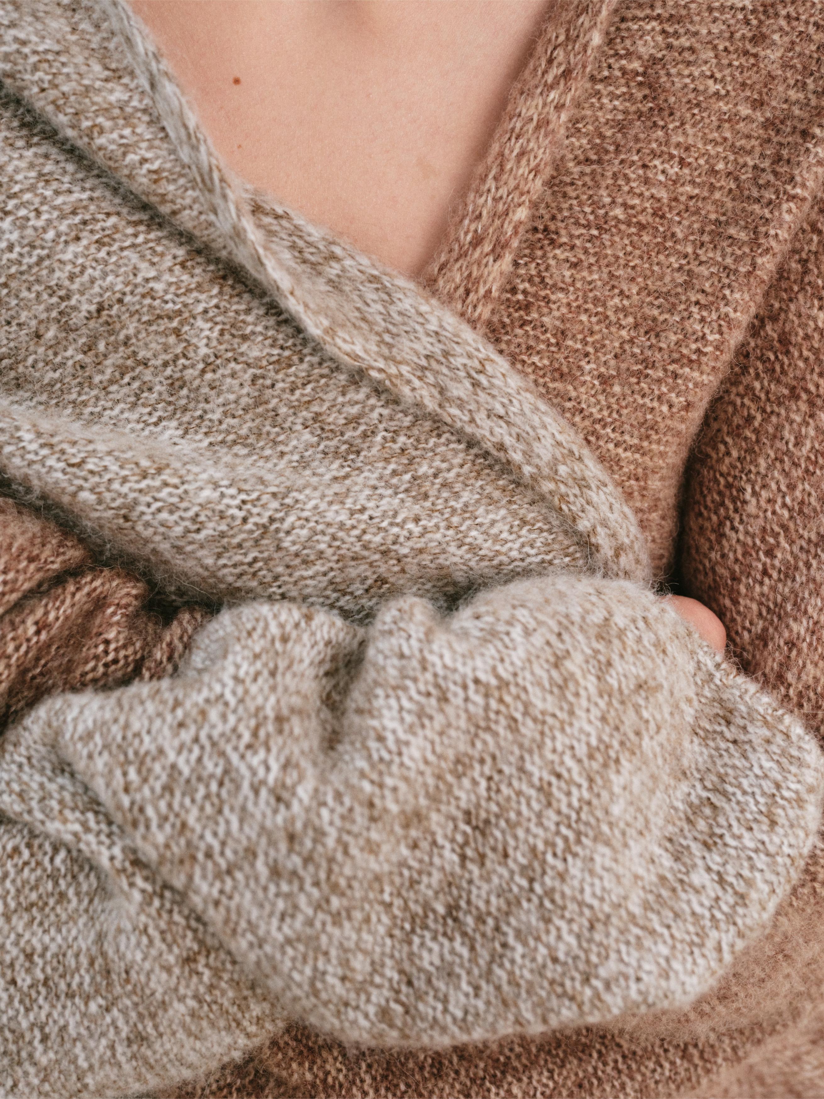 TWO TONE SPLIT COLOR MELANGE KNIT CARDIGAN