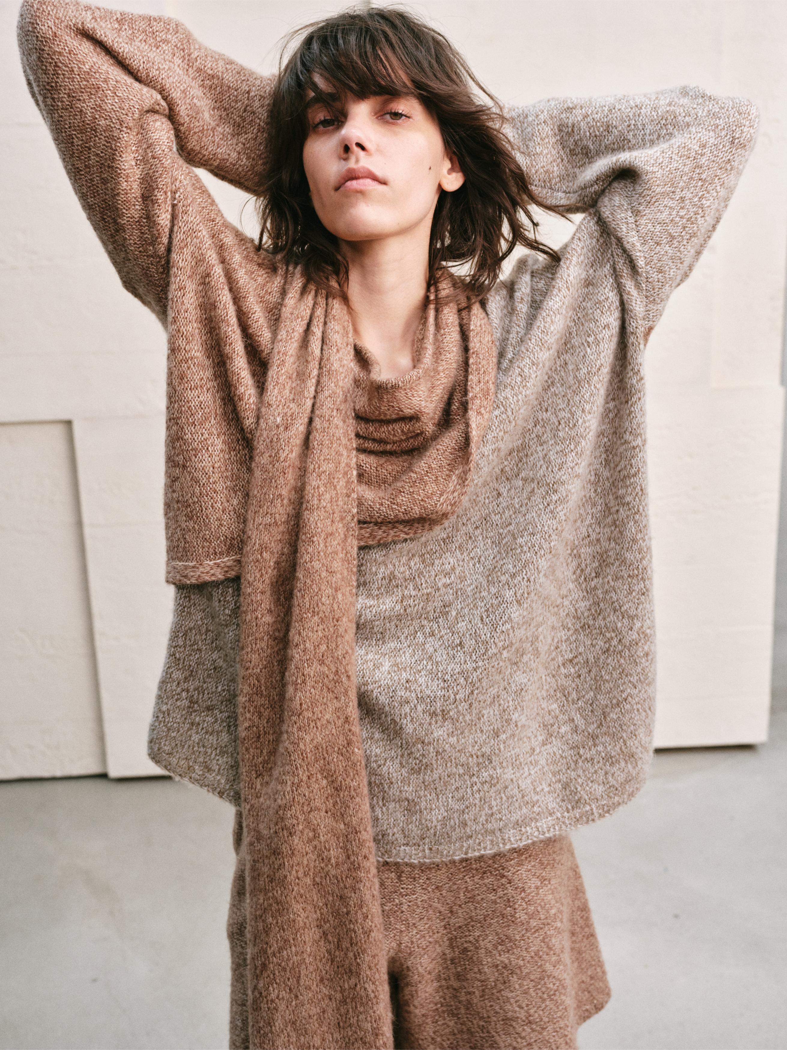 TWO TONE SPLIT COLOR MELANGE KNIT WRAP TOP