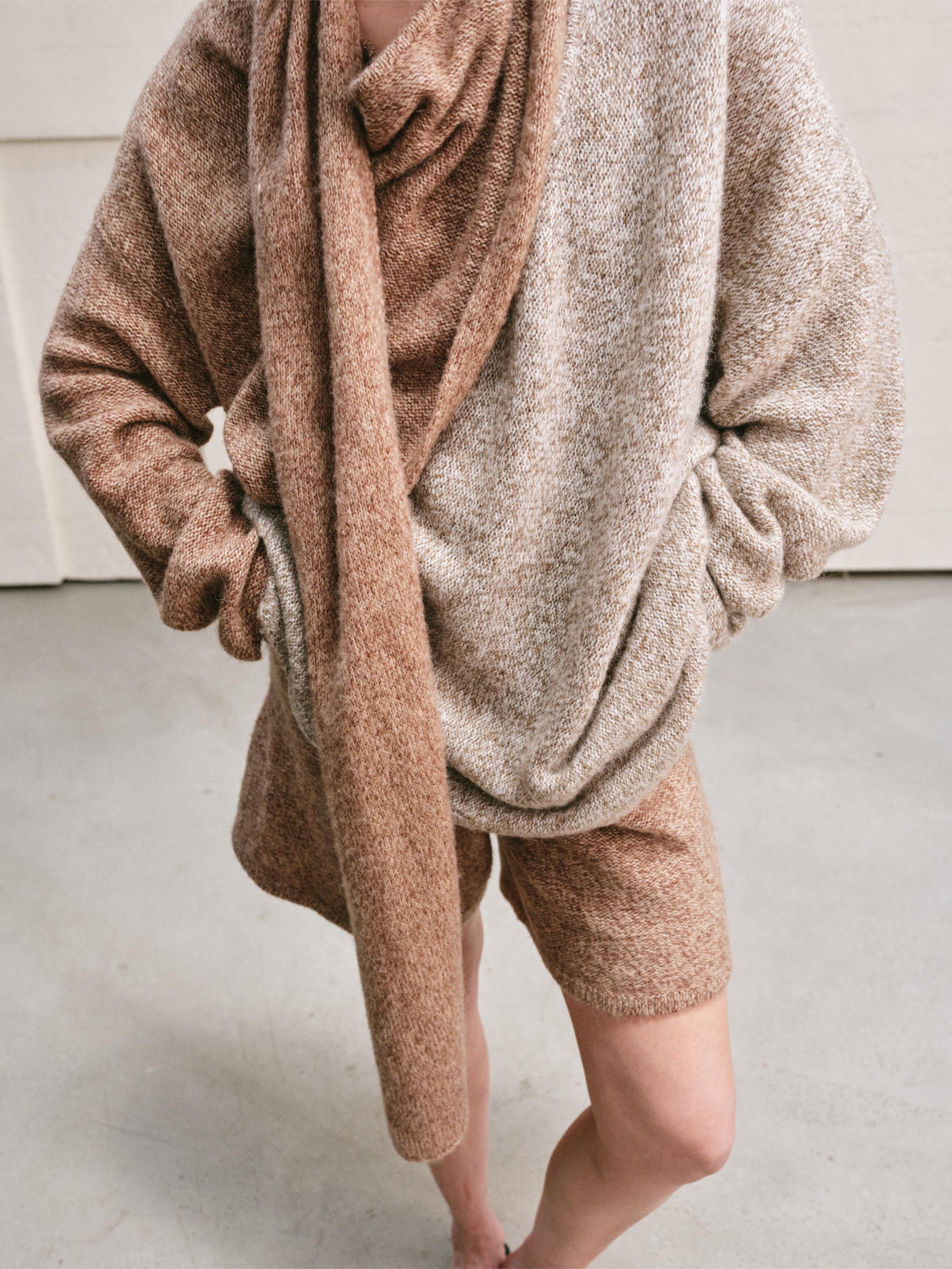 TWO TONE SPLIT COLOR MELANGE KNIT WRAP TOP