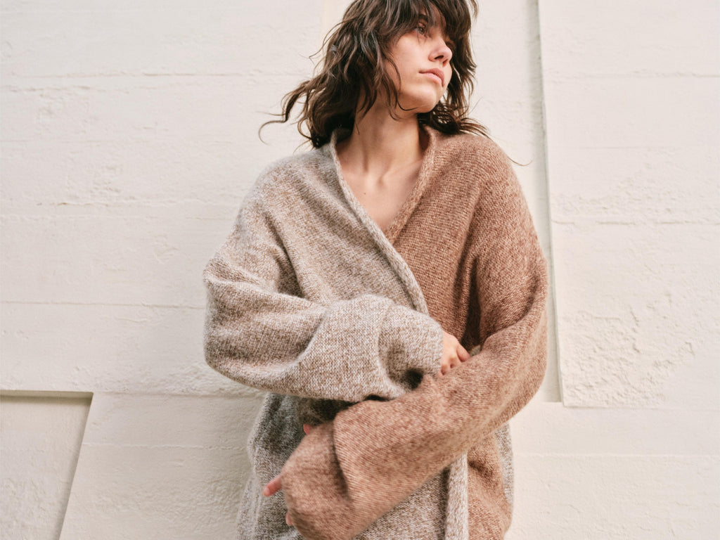 TWO TONE SPLIT COLOR MELANGE KNIT CARDIGAN