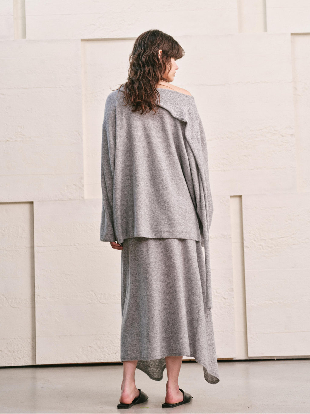 HEATHER GREY TIE NECK DRAPED KNIT TOP