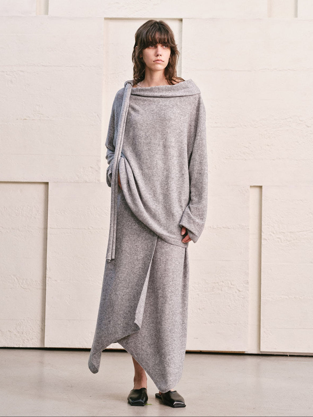 HEATHER GREY TIE NECK DRAPED KNIT TOP