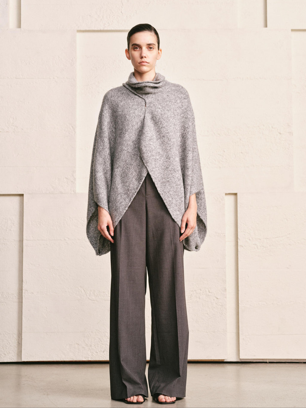 WOOL CASHMERE KNIT CARDIGAN CAPE WITH LONG WRAP TIES | HEATHER GREY
