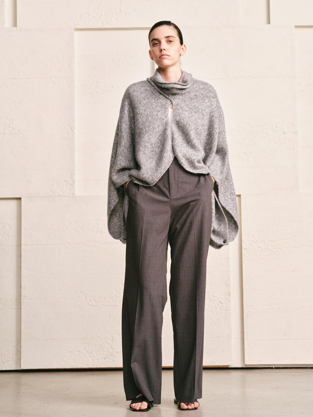 WOOL CASHMERE KNIT CARDIGAN CAPE WITH LONG WRAP TIES | HEATHER GREY